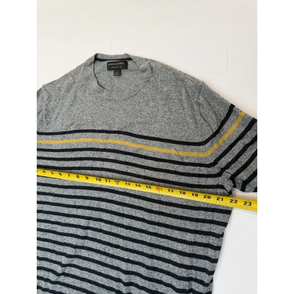 Banana Republic 594268-01 Men XL Premium Luxe Yarn Crewneck Striped Knit Sweater